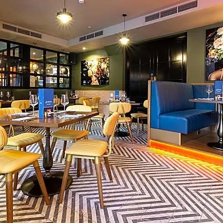 Crown Quarter * Wexford